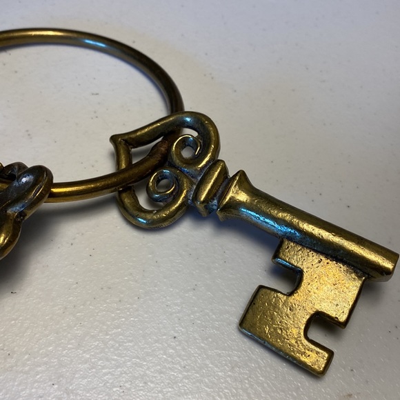 Brass Skeleton Keys with Ring - Picture 4 of 5